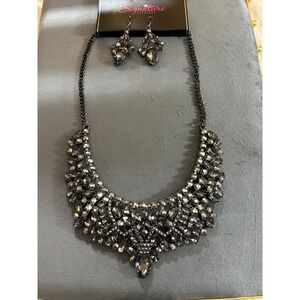 Paparazzi Z Collection "The Tina" Necklace & Earrings Set.‎